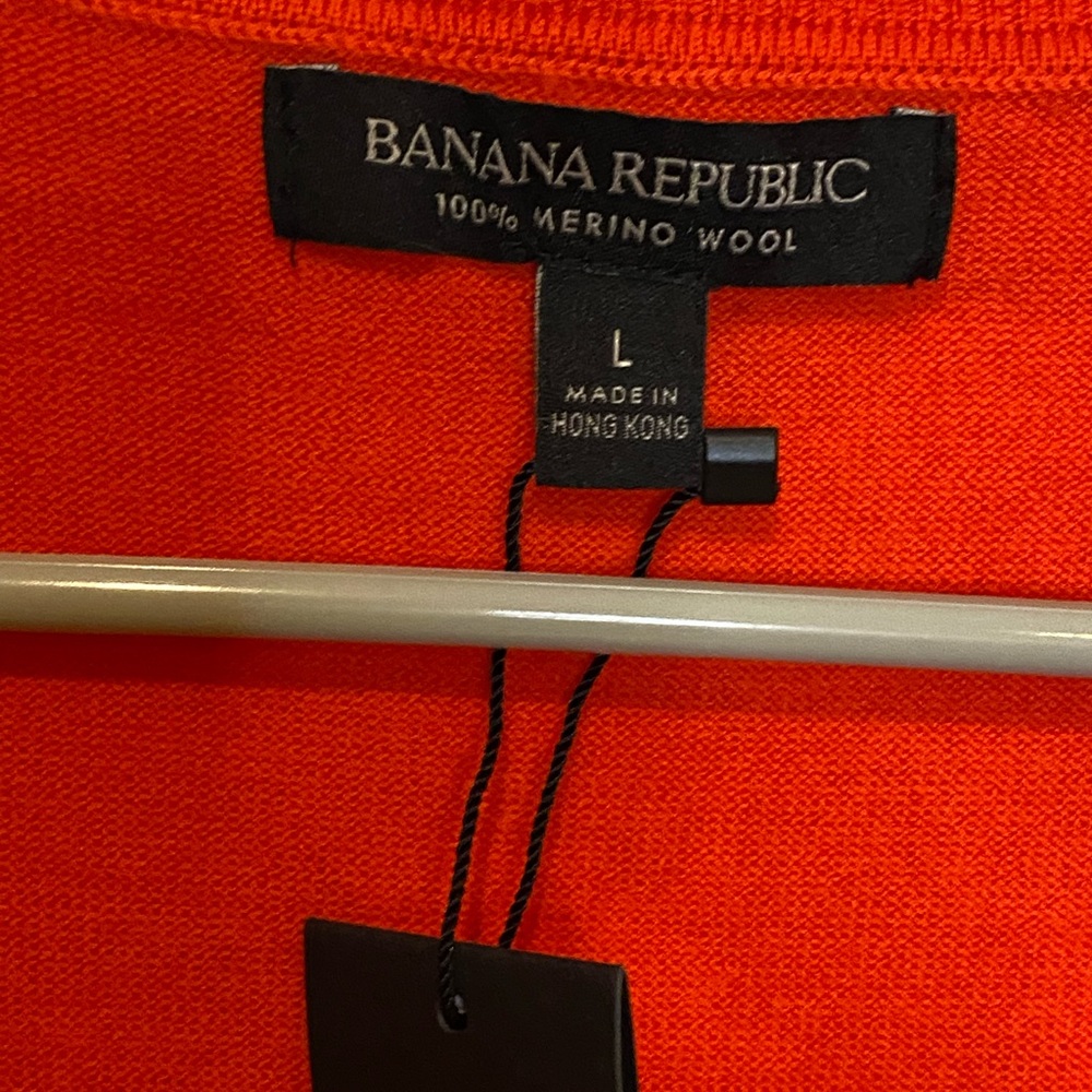 NWT B.R. 100%Merino Wool Vneck sweater